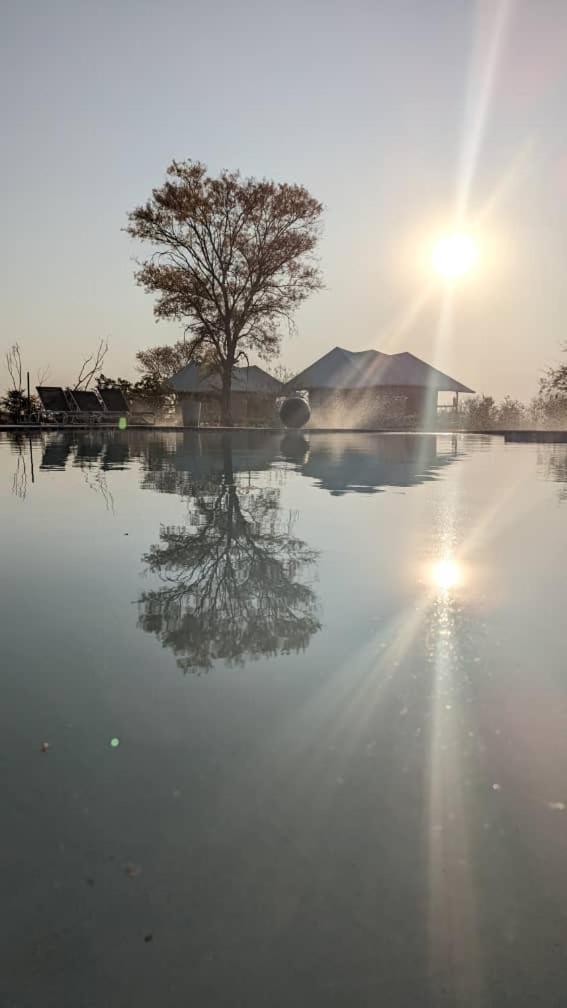 Xhabe Safari Lodge Chobe Muchenje Esterno foto